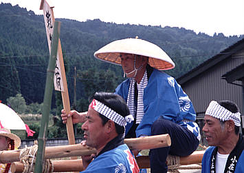 ７年に１度！朝日町山崎、米吊り祭りの写真を紹介