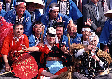 朝日町山崎、米吊り祭り