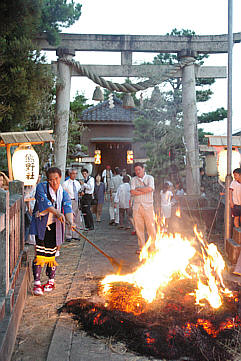 櫛田神社火渡り例大祭