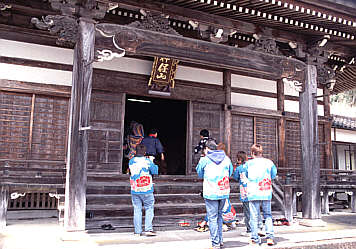 富山県婦中町、富崎八阪神社-春祭りの獅子舞