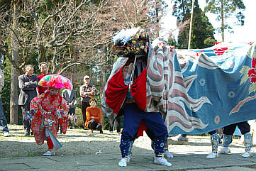 富山県射水市小杉町黒河地区の獅子舞
